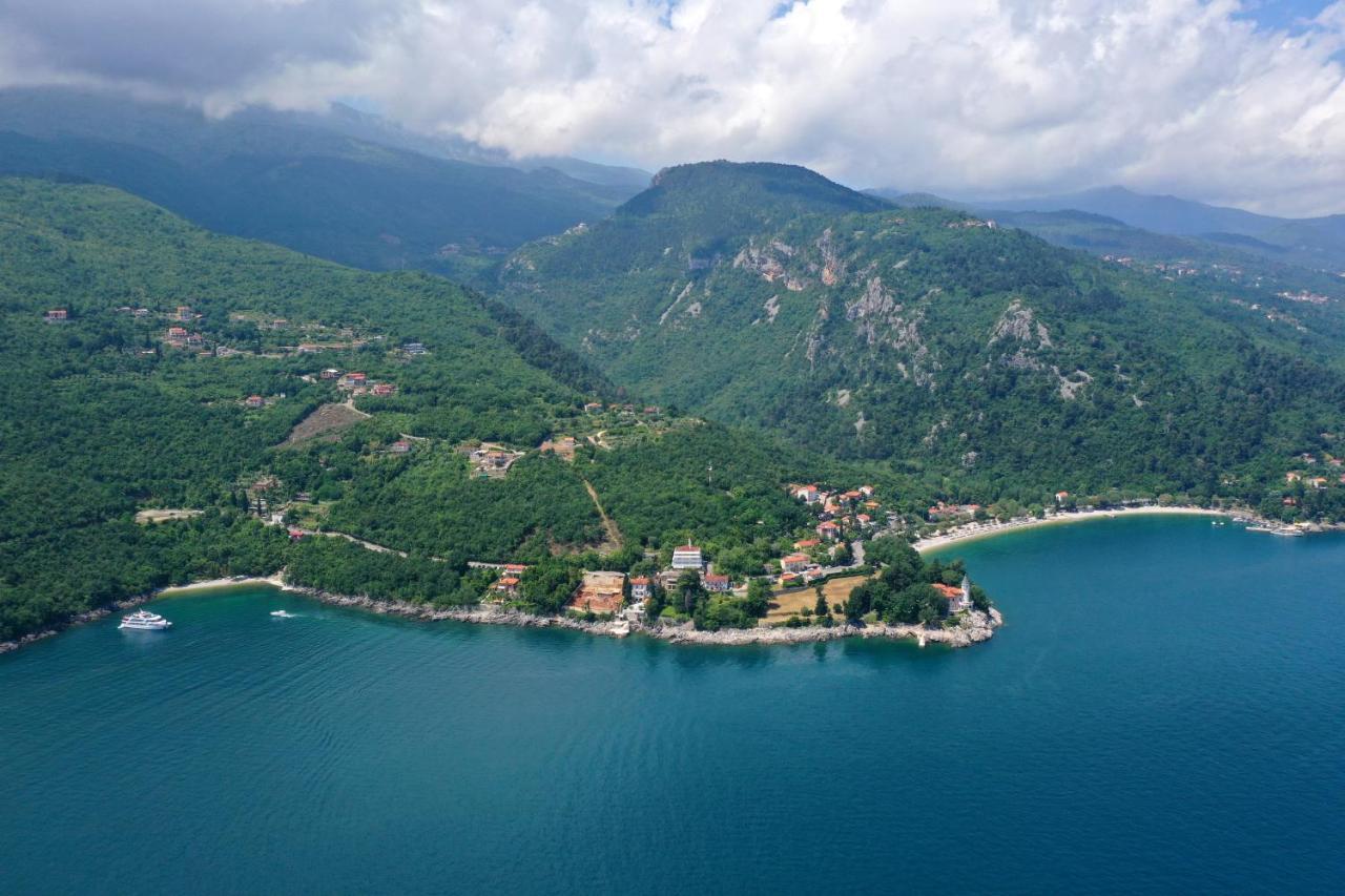 Apartments By The Sea Medveja, Opatija - 7720 Lovran Exterior photo