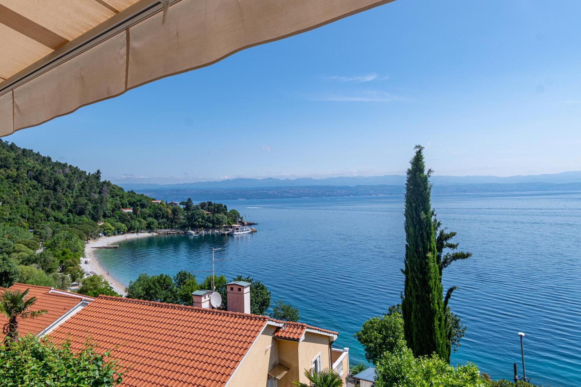 Apartments By The Sea Medveja, Opatija - 7720 Lovran Exterior photo