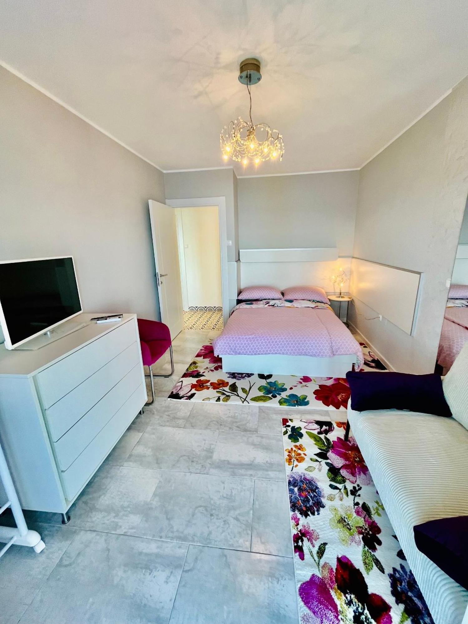 Apartments By The Sea Medveja, Opatija - 7720 Lovran Room photo