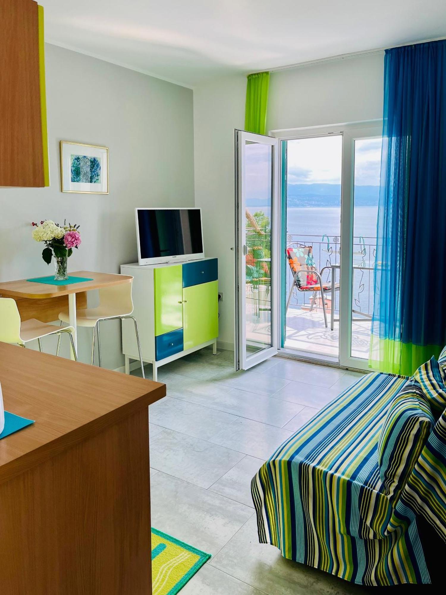 Apartments By The Sea Medveja, Opatija - 7720 Lovran Exterior photo